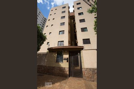 Apartamento para alugar com 70m², 2 quartos e 1 vagaFachada