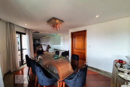 Apartamento para alugar com 530m², 4 quartos e 1 vaga Apartamento para alugar com 530m², 4 quartos e 1 vagaSala de Jantar