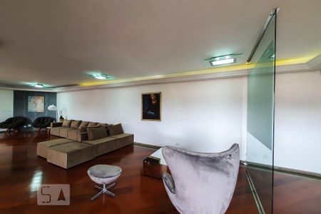 Apartamento para alugar com 530m², 4 quartos e 1 vaga Apartamento para alugar com 530m², 4 quartos e 1 vagaSala de Estar