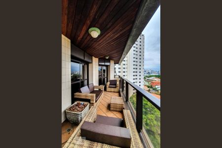 Apartamento para alugar com 530m², 4 quartos e 1 vaga Apartamento para alugar com 530m², 4 quartos e 1 vagaVaranda