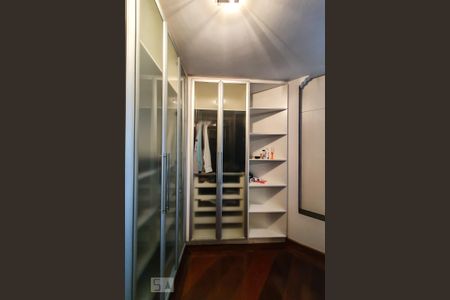Apartamento para alugar com 530m², 4 quartos e 1 vaga Apartamento para alugar com 530m², 4 quartos e 1 vagaCloset