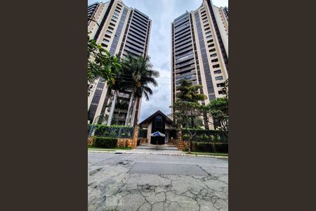 Apartamento para alugar com 530m², 4 quartos e 1 vaga Apartamento para alugar com 530m², 4 quartos e 1 vagaFachada
