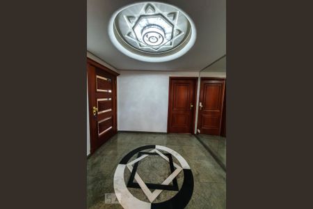 Apartamento para alugar com 530m², 4 quartos e 1 vaga Apartamento para alugar com 530m², 4 quartos e 1 vagaHall de Entra