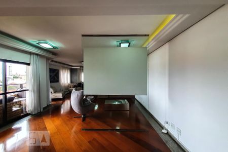 Apartamento para alugar com 530m², 4 quartos e 1 vaga Apartamento para alugar com 530m², 4 quartos e 1 vagaSala de cinema