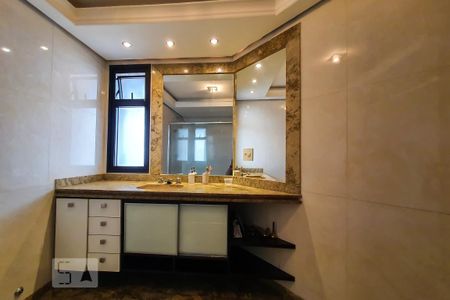 Apartamento para alugar com 530m², 4 quartos e 1 vaga Apartamento para alugar com 530m², 4 quartos e 1 vagaBanheiro Suíte 1