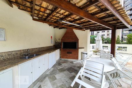 Apartamento para alugar com 530m², 4 quartos e 1 vaga Apartamento para alugar com 530m², 4 quartos e 1 vagaChurrasqueira da Piscina