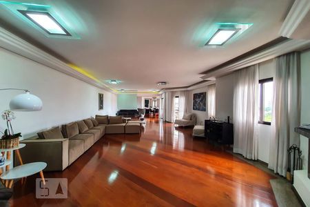Apartamento para alugar com 530m², 4 quartos e 1 vaga Apartamento para alugar com 530m², 4 quartos e 1 vagaSala de Estar