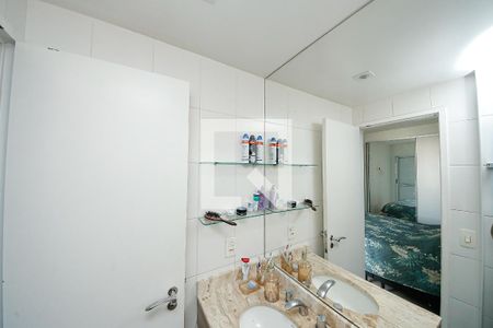 Apartamento à venda com 72m², 2 quartos e 1 vaga Apartamento à venda com 72m², 2 quartos e 1 vagaBanheiro da Suíte