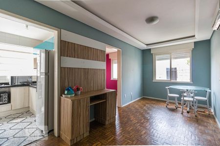 Sala de apartamento para alugar com 1 quarto, 39m² em Rubem Berta, Porto Alegre