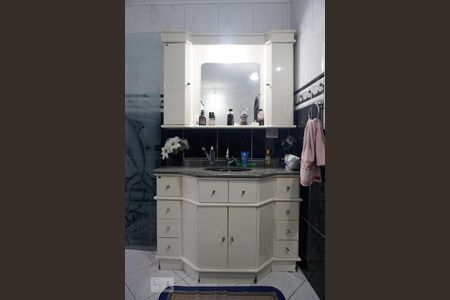 Casa à venda com 240m², 4 quartos e 2 vagasBanheiro da Suíte 1