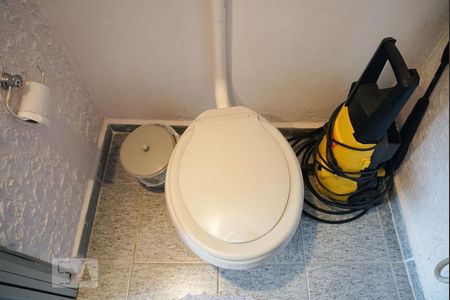 Casa à venda com 240m², 4 quartos e 2 vagasBanheiro de Serviço