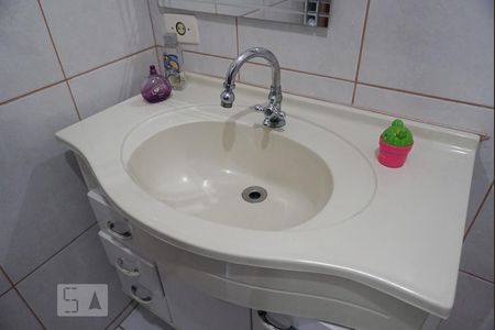 Casa à venda com 240m², 4 quartos e 2 vagasBanheiro da Suíte 2