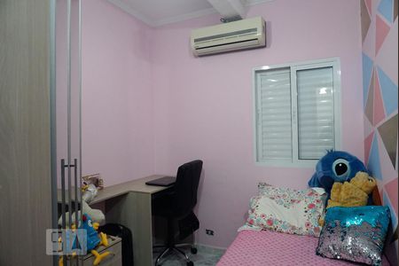 Casa à venda com 240m², 4 quartos e 2 vagasSuíte 2