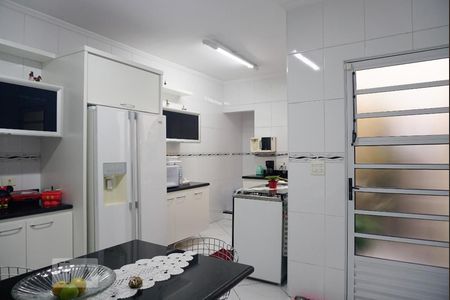 Casa à venda com 240m², 4 quartos e 2 vagasCozinha