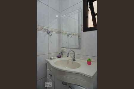 Casa à venda com 240m², 4 quartos e 2 vagasBanheiro da Suíte 2