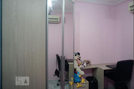 Casa à venda com 240m², 4 quartos e 2 vagasSuíte 2