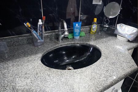 Casa à venda com 240m², 4 quartos e 2 vagasBanheiro da Suíte 1