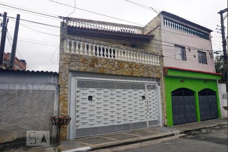 Casa à venda com 240m², 4 quartos e 2 vagasFachada