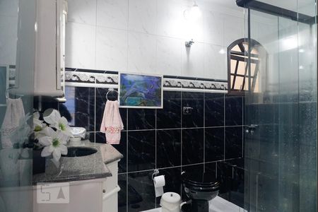 Casa à venda com 240m², 4 quartos e 2 vagasBanheiro da Suíte 1