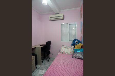 Casa à venda com 240m², 4 quartos e 2 vagasSuíte 2