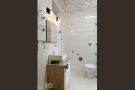 Banheiro de kitnet/studio à venda com 1 quarto, 35m² em Laranjeiras, Rio de Janeiro