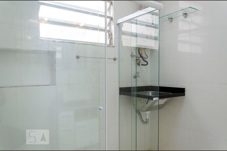 Banheiro de kitnet/studio à venda com 1 quarto, 35m² em Laranjeiras, Rio de Janeiro