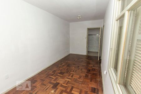 Sala/Quarto de kitnet/studio para alugar com 1 quarto, 32m² em Azenha, Porto Alegre