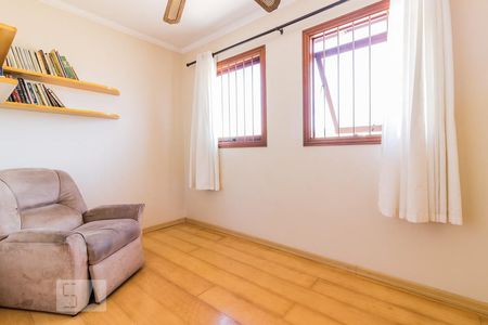 Dormitório de casa à venda com 3 quartos, 247m² em Partenon, Porto Alegre