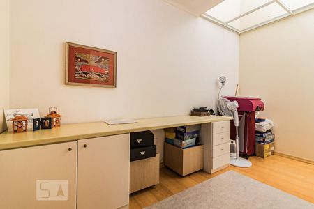 Dormitório2 de casa à venda com 3 quartos, 247m² em Partenon, Porto Alegre
