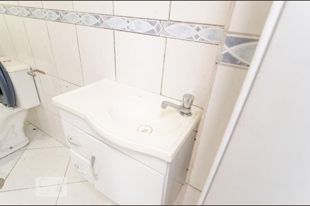 Casa à venda com 140m², 4 quartos e 2 vagasBanheiro 2 Casa 2