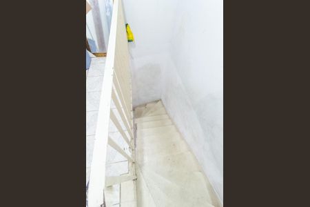 Casa à venda com 140m², 4 quartos e 2 vagasEscadas Casa 1