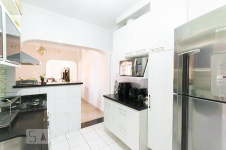Casa à venda com 162m², 3 quartos e 2 vagas Casa à venda com 162m², 3 quartos e 2 vagasCozinha