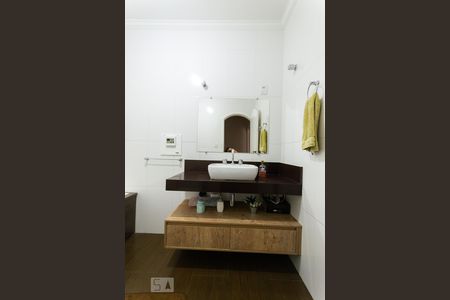 Casa à venda com 162m², 3 quartos e 2 vagas Casa à venda com 162m², 3 quartos e 2 vagasBanheiro Social