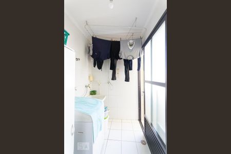 Casa à venda com 162m², 3 quartos e 2 vagas Casa à venda com 162m², 3 quartos e 2 vagasÁrea de Serviço