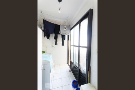 Casa à venda com 162m², 3 quartos e 2 vagas Casa à venda com 162m², 3 quartos e 2 vagasÁrea de Serviço