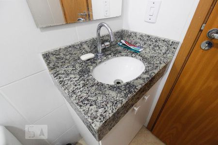 Apartamento para alugar com 50m², 2 quartos e sem vaga Apartamento para alugar com 50m², 2 quartos e sem vagaBanheiro