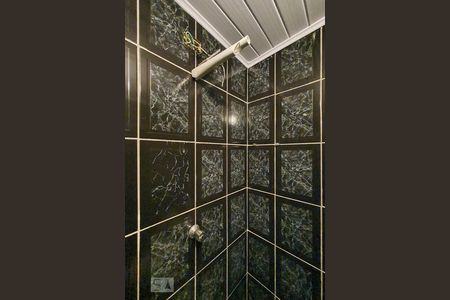 Casa para alugar com 300m², 4 quartos e 2 vagas Casa para alugar com 300m², 4 quartos e 2 vagasBanheiro da suíte 1