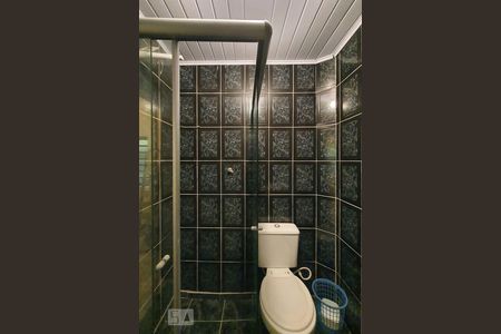 Casa para alugar com 300m², 4 quartos e 2 vagas Casa para alugar com 300m², 4 quartos e 2 vagasBanheiro da suíte 1