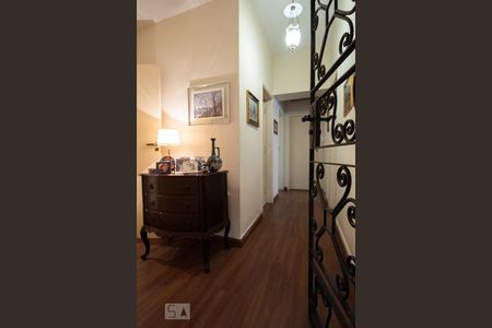 Corredor de apartamento à venda com 3 quartos, 200m² em Jardim Paulista, São Paulo