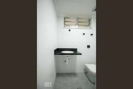 Apartamento à venda com 70m², 2 quartos e 1 vaga Apartamento à venda com 70m², 2 quartos e 1 vagaBanheiro