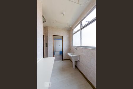 Apartamento para alugar com 131m², 3 quartos e 2 vagas Apartamento para alugar com 131m², 3 quartos e 2 vagasÁrea de serviço