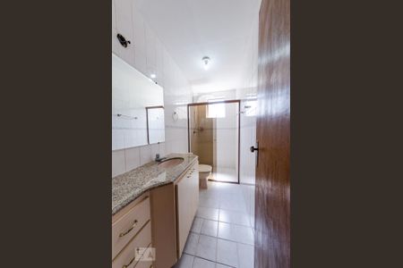 Apartamento para alugar com 131m², 3 quartos e 2 vagas Apartamento para alugar com 131m², 3 quartos e 2 vagasBanheiro social