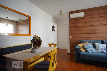 Sala de apartamento para alugar com 2 quartos, 60m² em Alto Petropolis, Porto Alegre