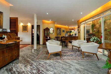 Sala 1 de casa à venda com 3 quartos, 300m² em Lar São Paulo, São Paulo