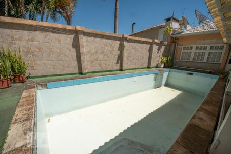 Casa à venda com 360m², 3 quartos e 4 vagasPiscina
