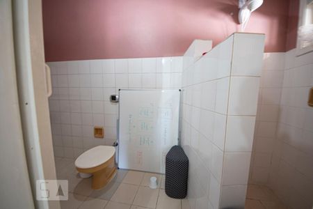Casa à venda com 360m², 3 quartos e 4 vagasBanheiro da Suíte 1