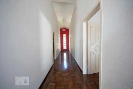 Casa à venda com 360m², 3 quartos e 4 vagasCorredor