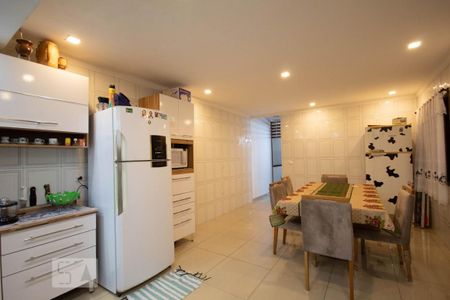 Casa à venda com 300m², 5 quartos e 2 vagas Casa à venda com 300m², 5 quartos e 2 vagasCopa e Cozinha