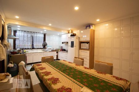 Casa à venda com 300m², 5 quartos e 2 vagas Casa à venda com 300m², 5 quartos e 2 vagasCopa e Cozinha