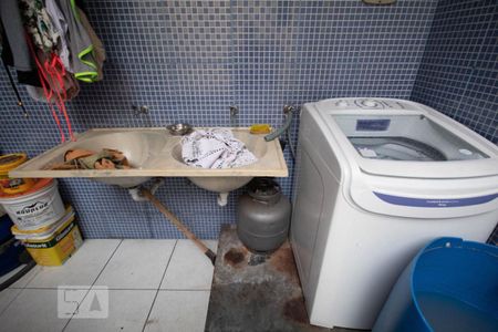 Casa à venda com 300m², 5 quartos e 2 vagas Casa à venda com 300m², 5 quartos e 2 vagasÁrea de Serviço